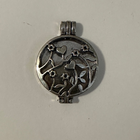 Lot of 7 Fragrance Diffuser Lockets - Picture 10 of 16